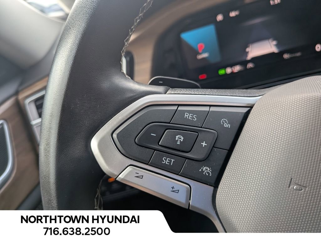 Used 2025 Volkswagen Atlas SE image 28