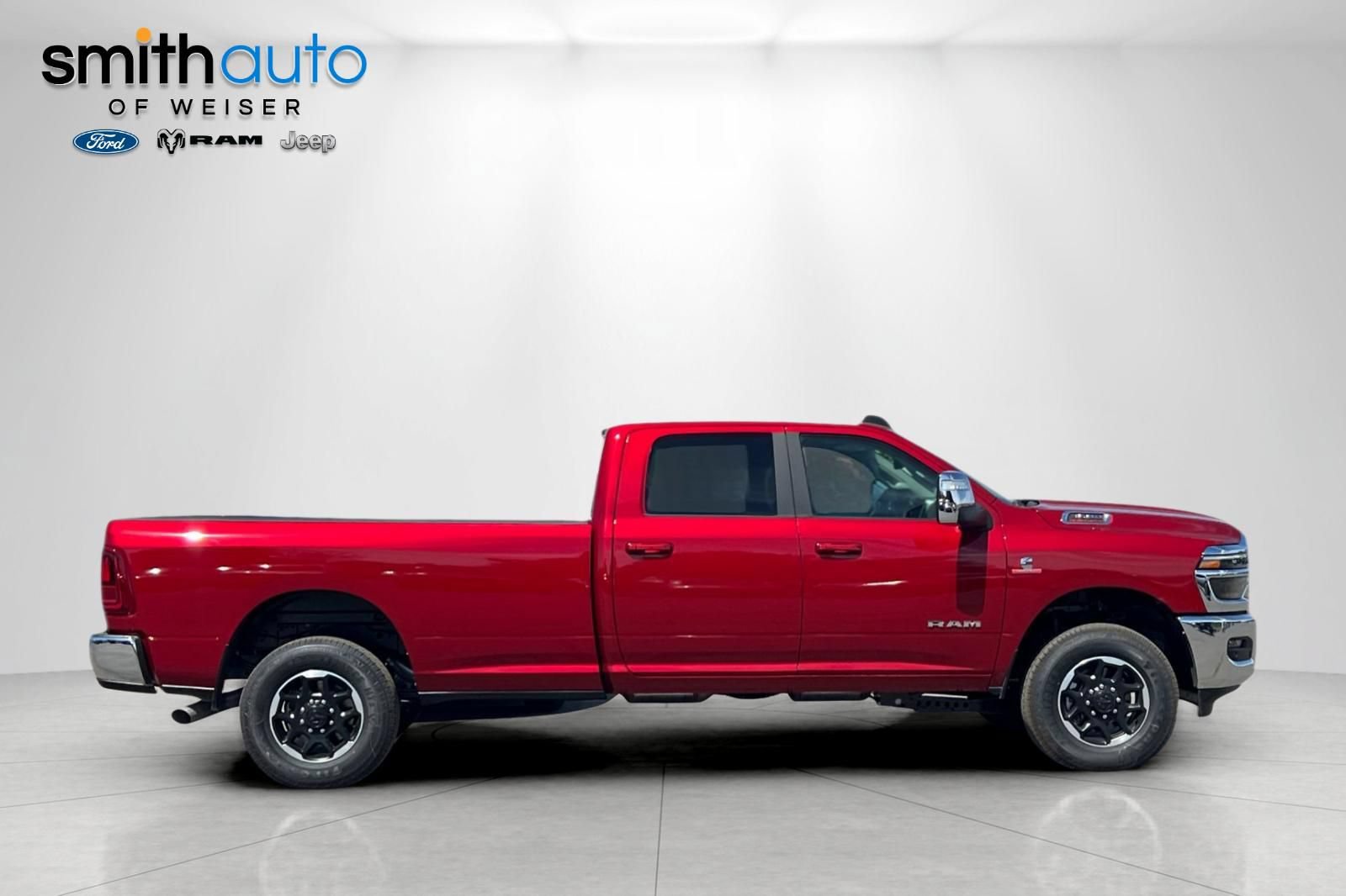 New 2026 RAM 3500 Laramie AWD/4WD image 4