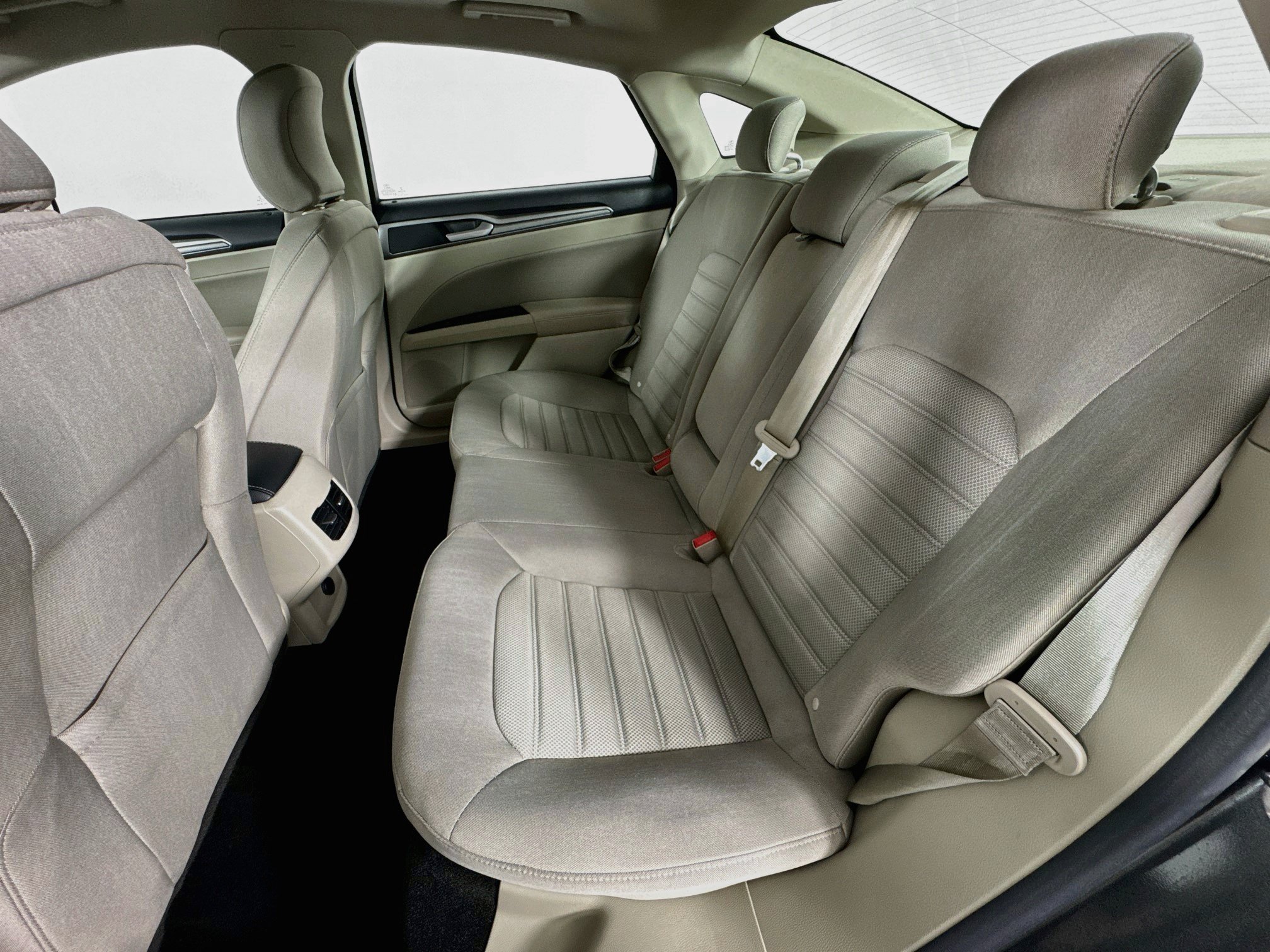Used 2019 Ford Fusion SE FWD image 23