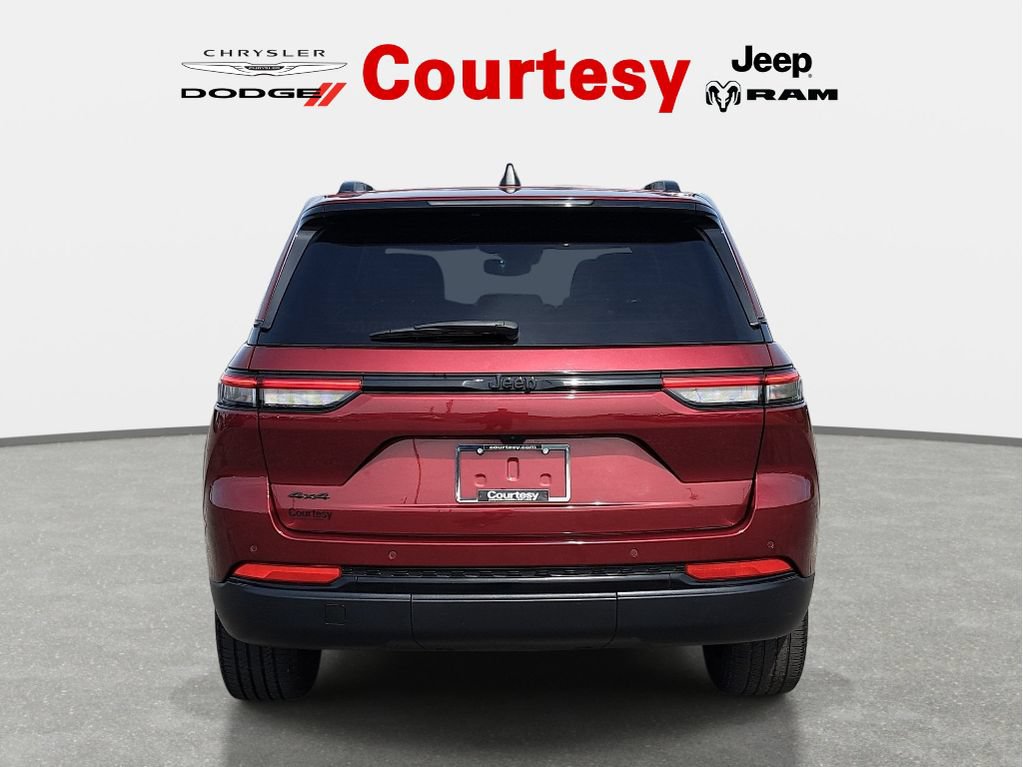 Certified 2023 Jeep Grand Cherokee Altitude AWD/4WD image 5