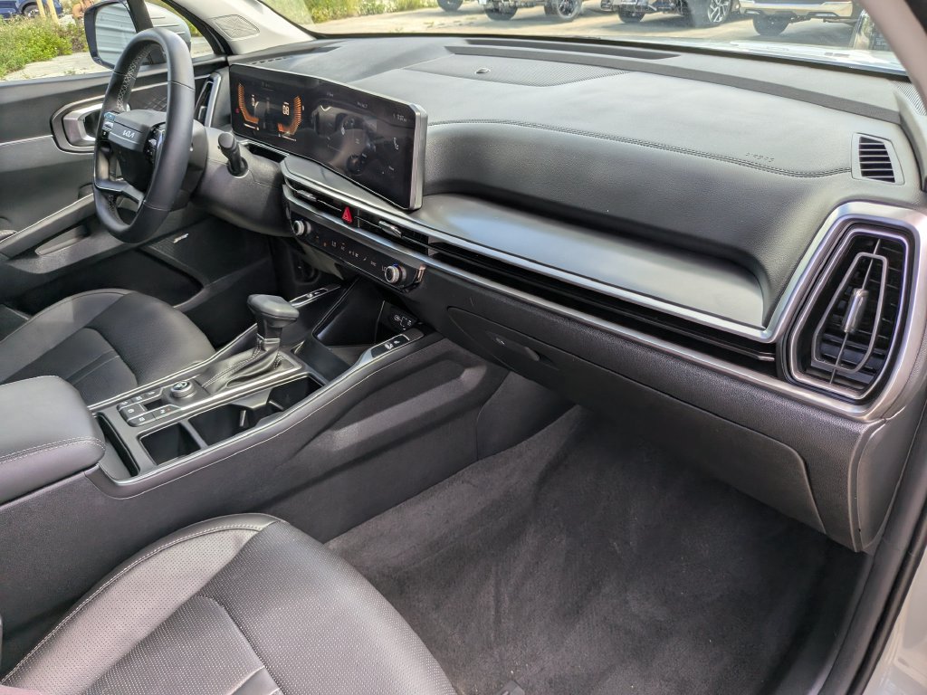 Certified 2026 Kia Sorento EX w/ EX Premium Package FWD image 14