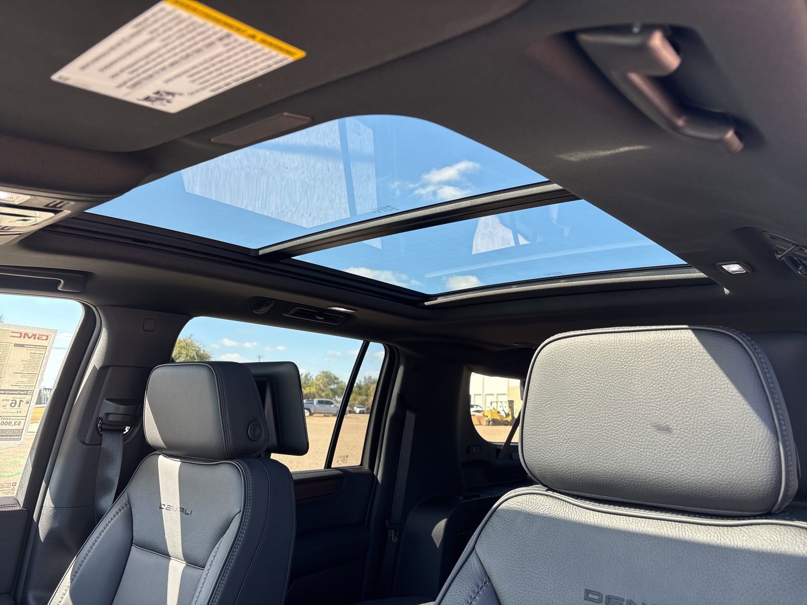 New 2026 GMC Yukon XL Denali w/ Denali Reserve Package image 12