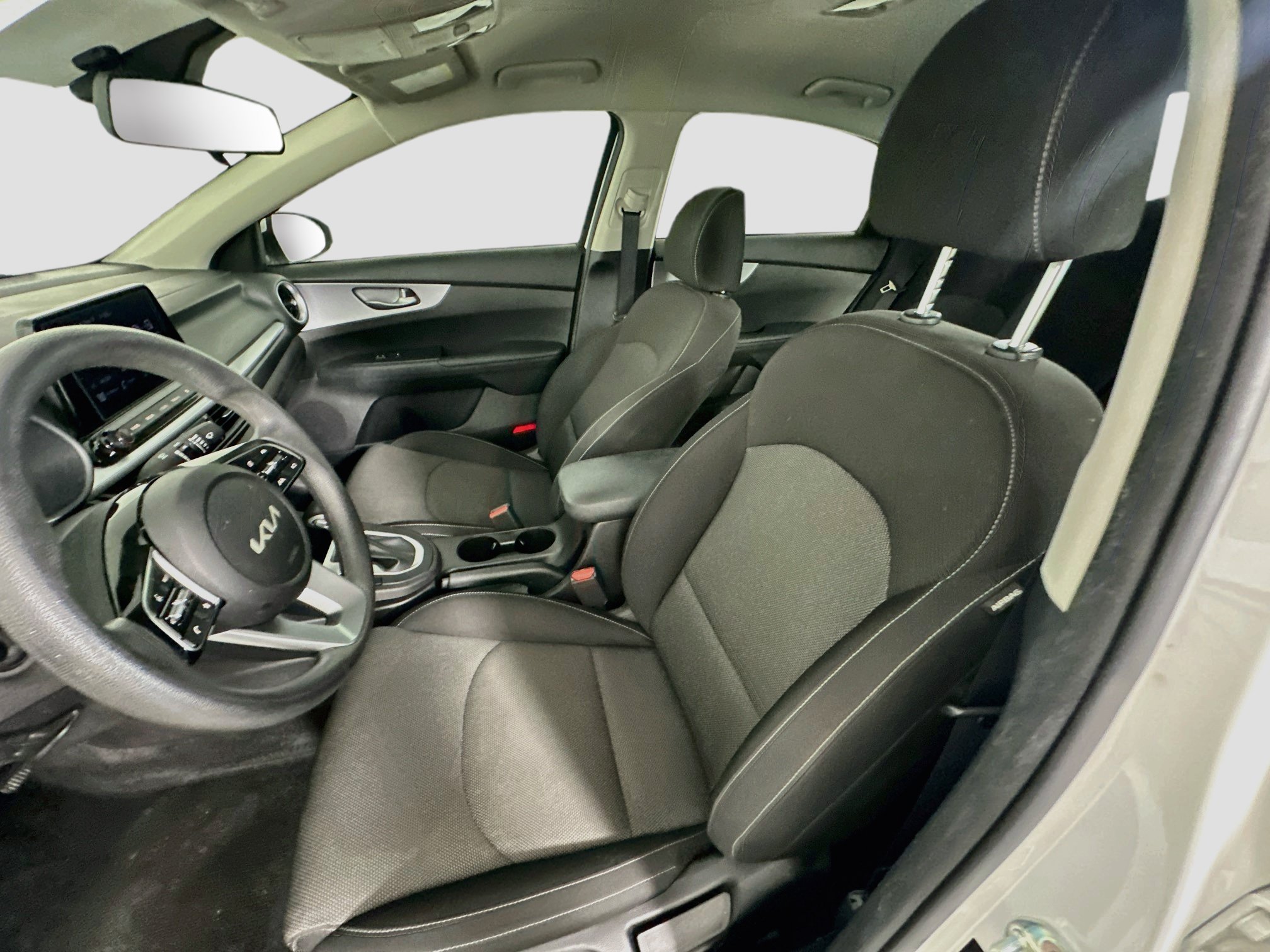 Used 2022 Kia Forte LXS FWD image 13