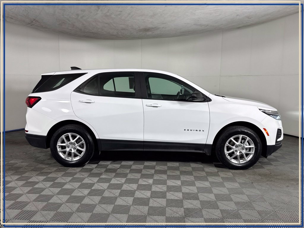 Certified 2024 Chevrolet Equinox LS AWD/4WD image 8