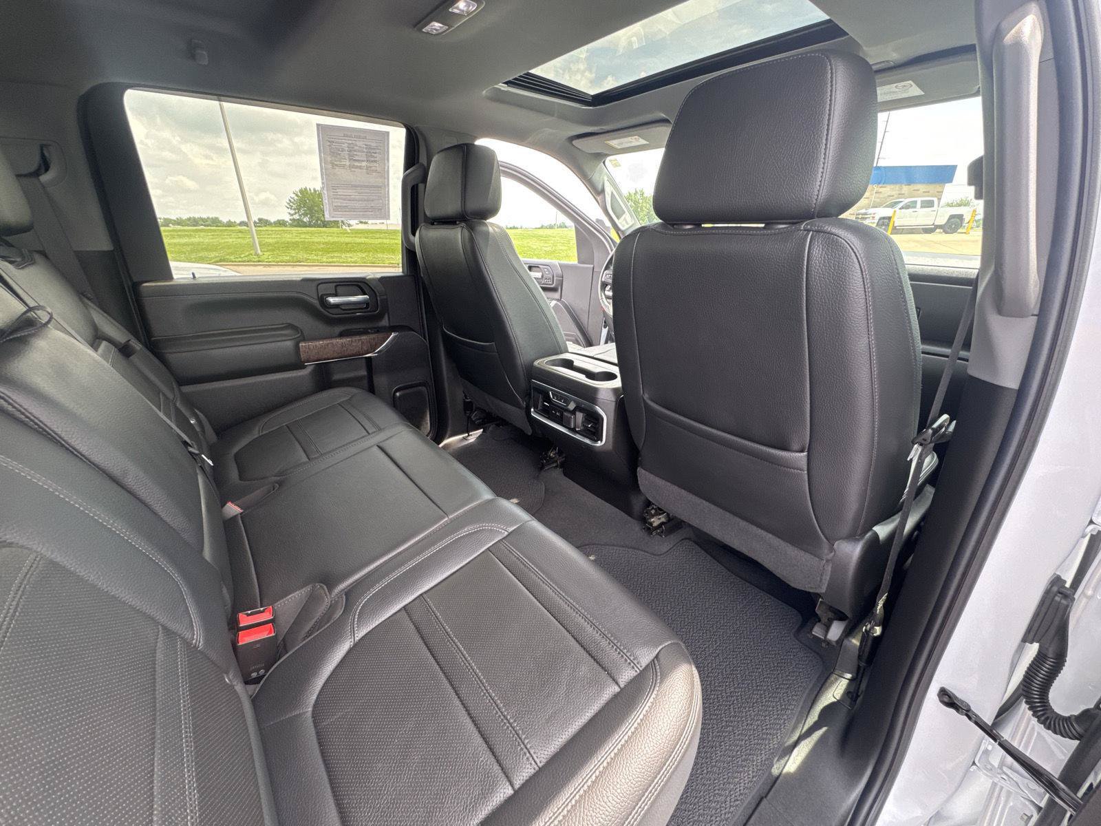 Used 2023 GMC Sierra 3500 Denali w/ Denali Ultimate Package AWD/4WD image 14