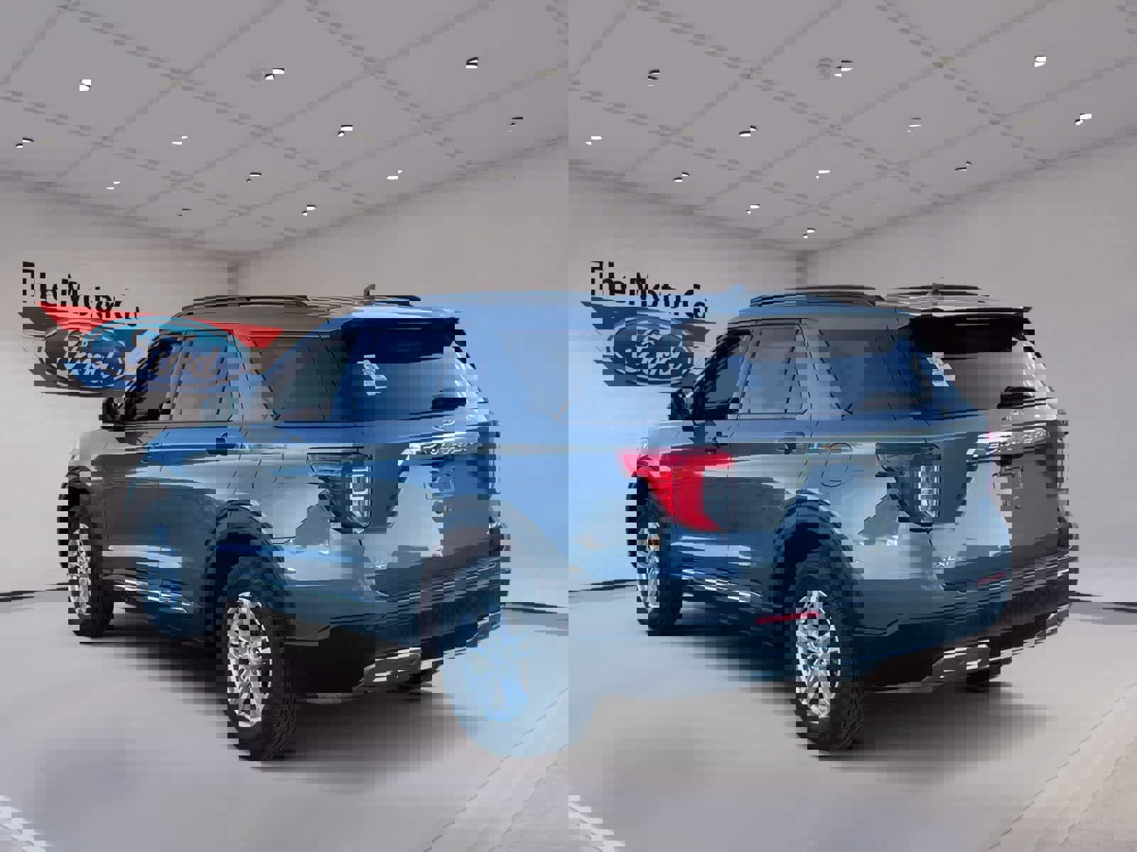 Certified 2023 Ford Explorer XLT w/ Equipment Group 202A image 7