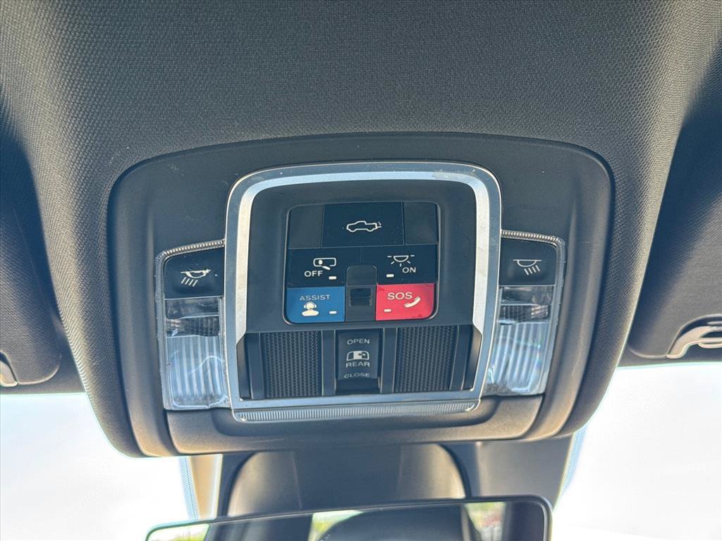 Used 2021 RAM 1500 Laramie w/ Sport Appearance Package AWD/4WD image 18