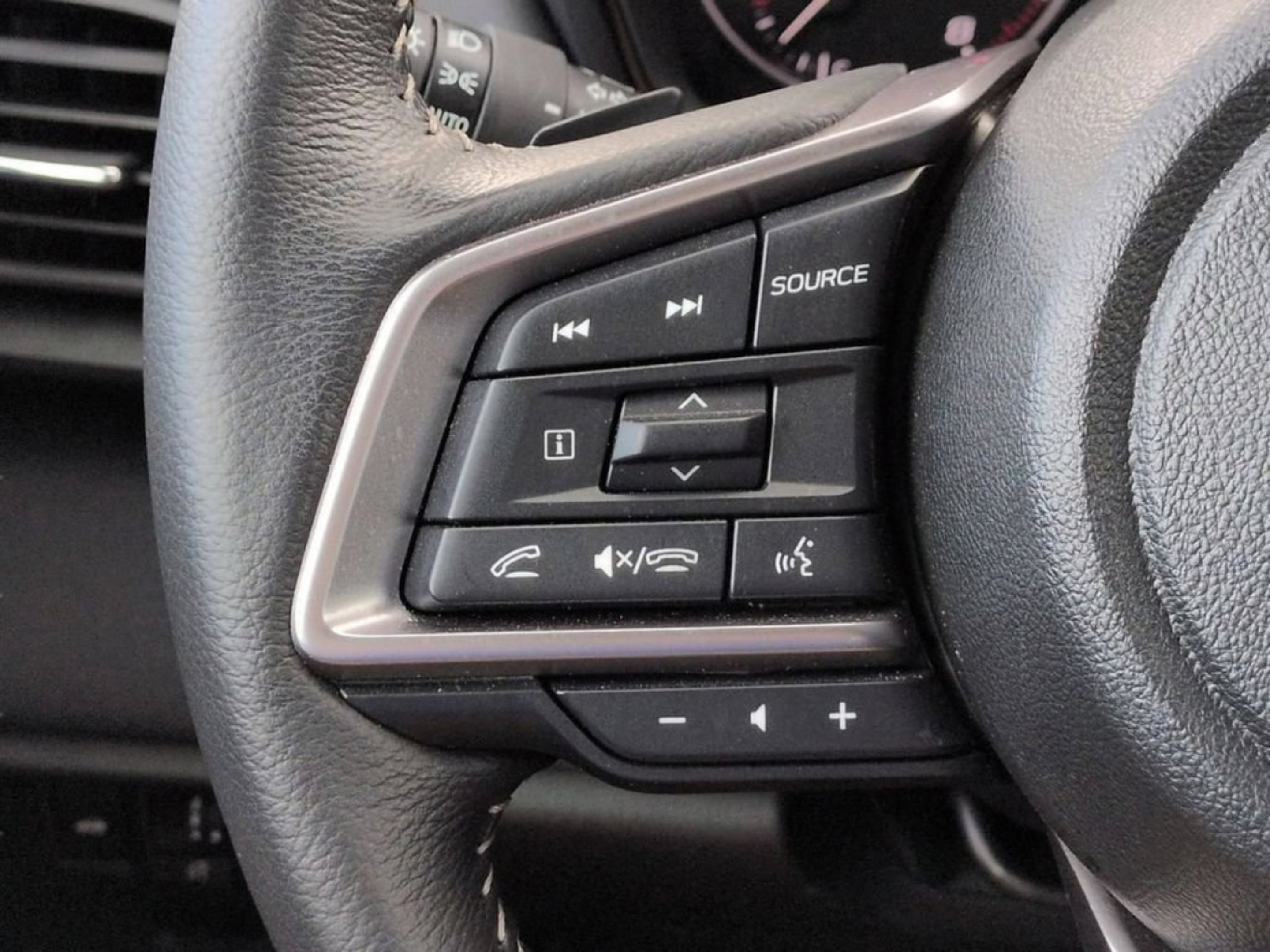 Used 2025 Subaru Legacy Premium AWD/4WD image 24