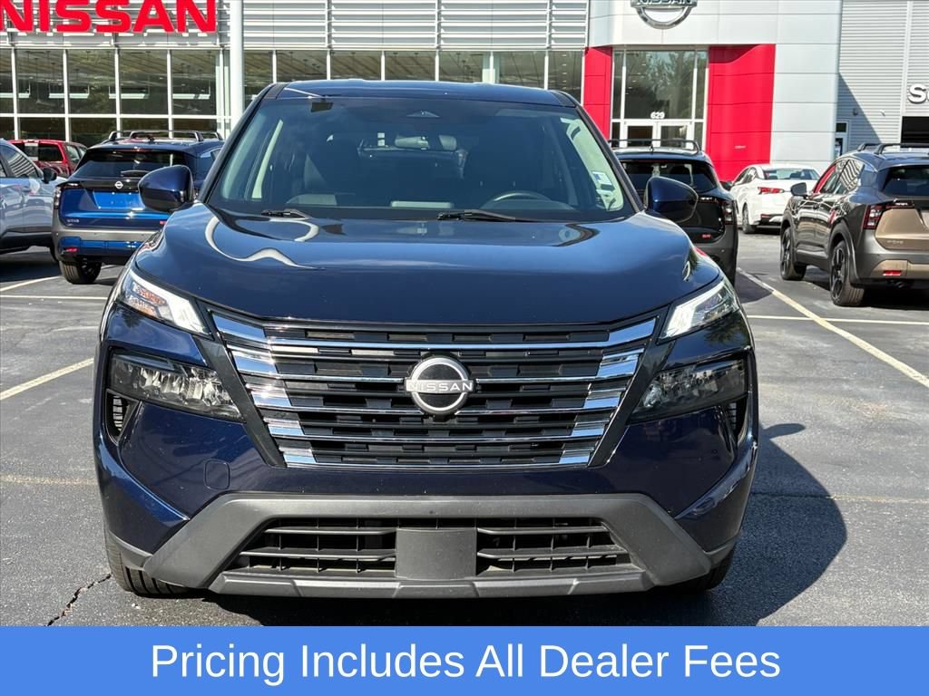 Certified 2024 Nissan Rogue SV FWD image 4