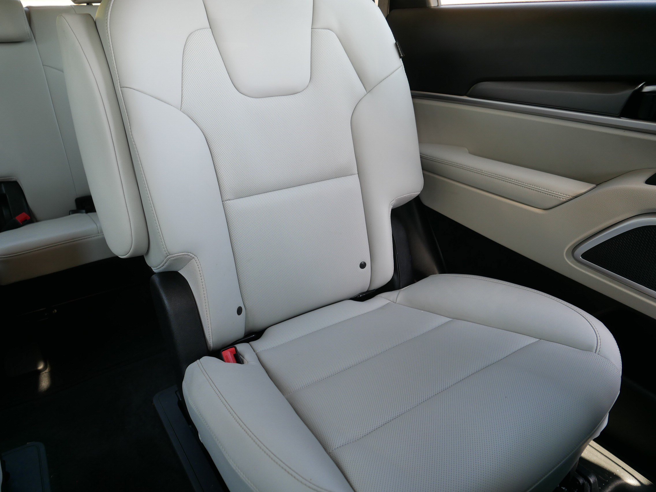 Certified 2024 Kia Telluride S w/ S Sunroof Package AWD/4WD image 14