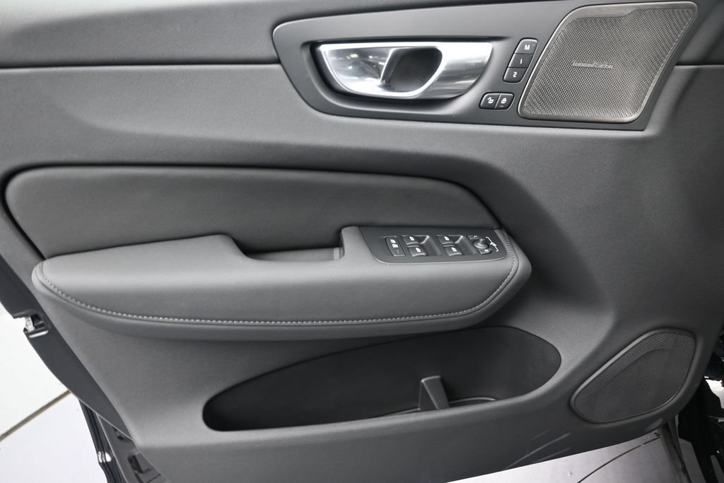 New 2026 Volvo XC60 B5 Plus AWD/4WD image 10