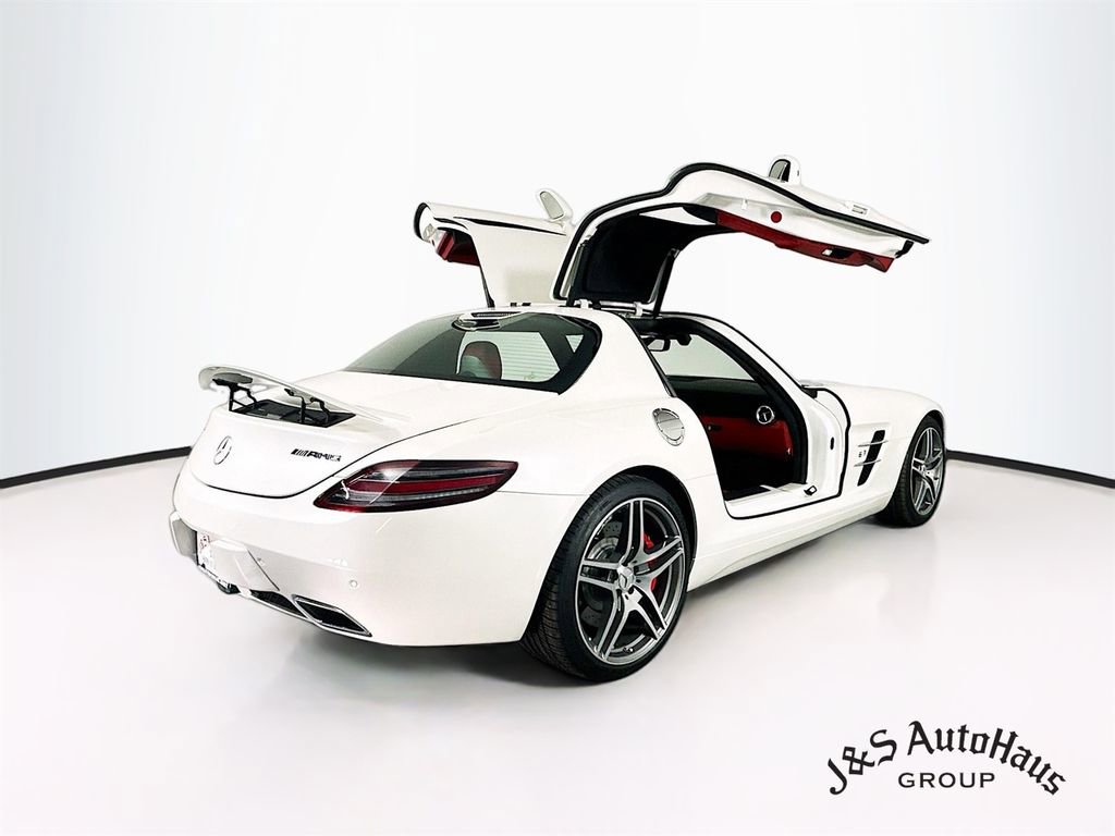 Used 2012 Mercedes-Benz SLS AMG Coupe image 4