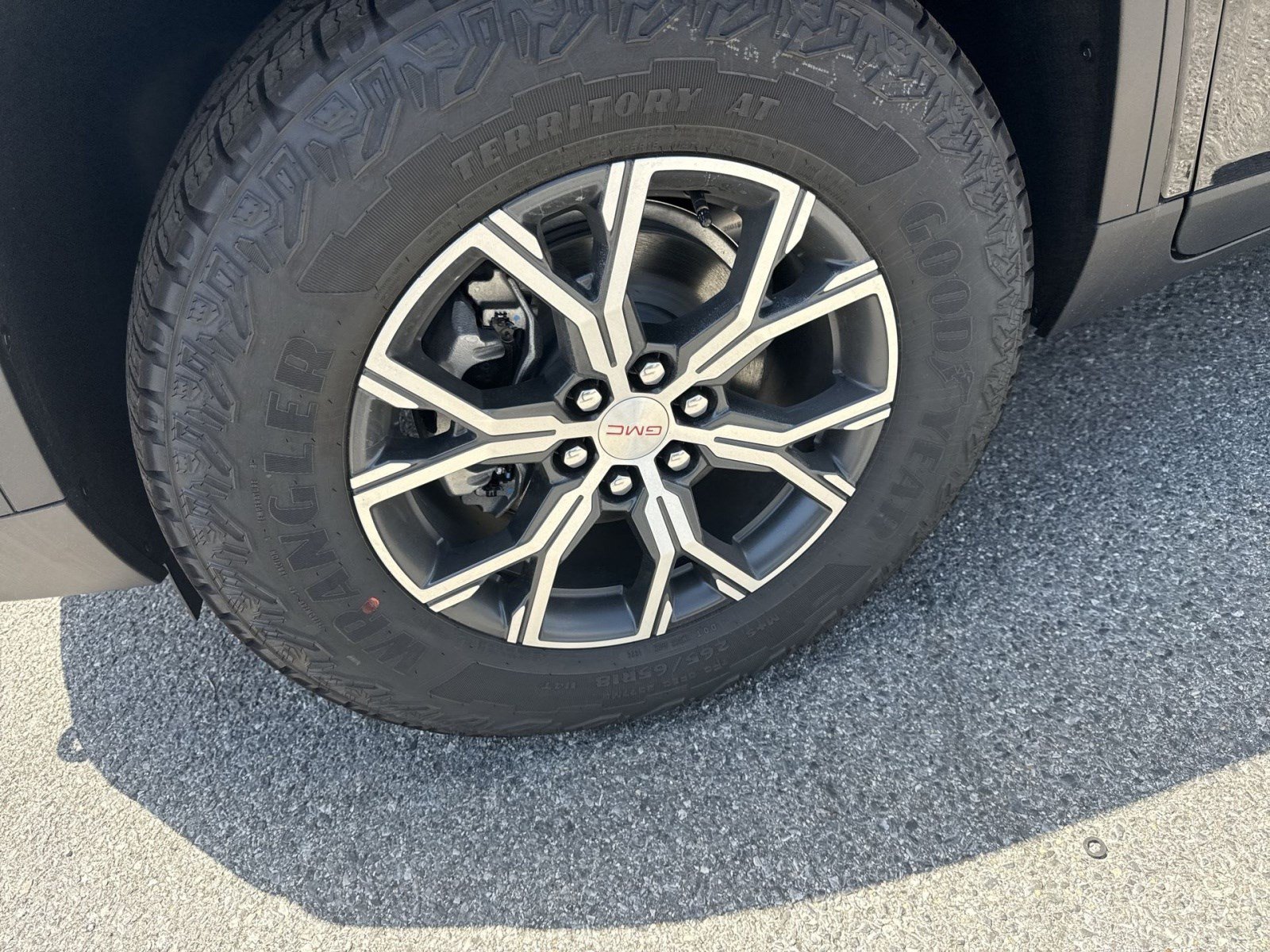 New 2026 GMC Acadia AT4 w/ Luxury Package AWD/4WD image 10