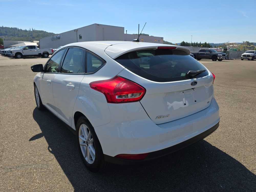 Used 2018 Ford Focus SE FWD image 3