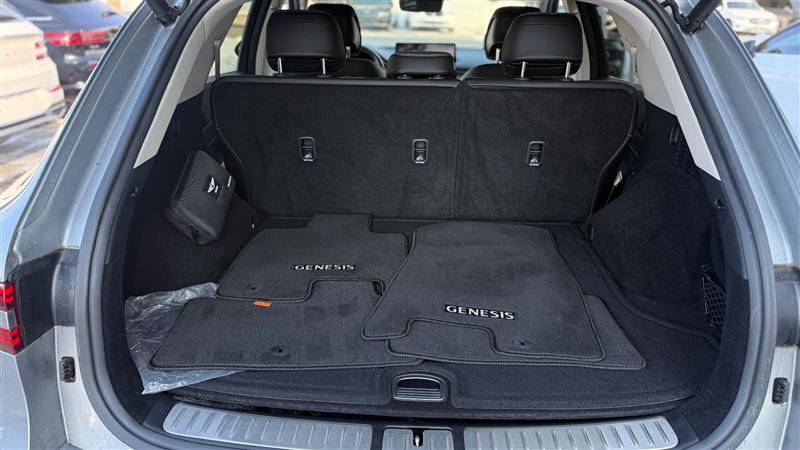 Used 2023 Genesis Electrified GV70 Advanced image 33