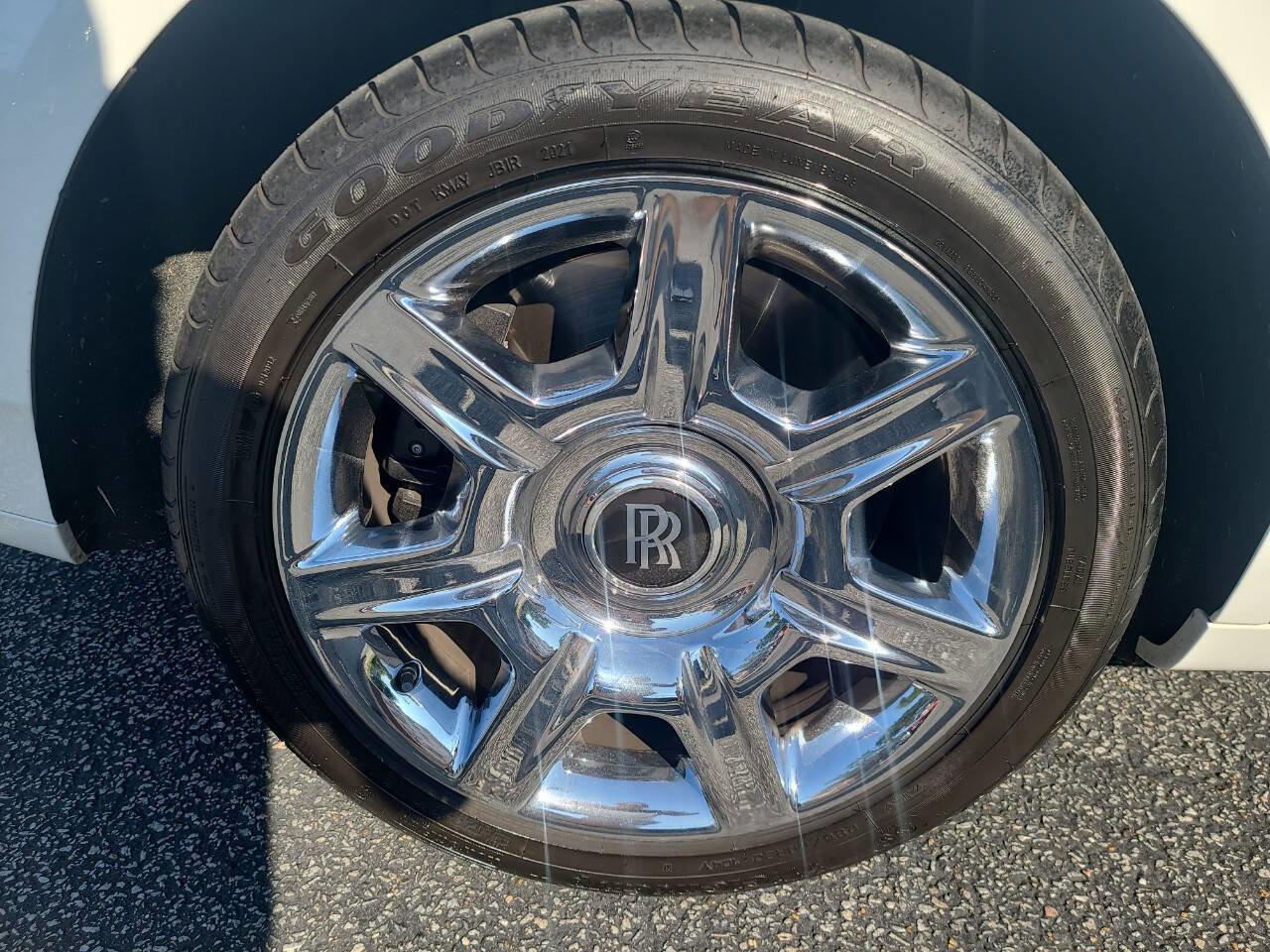 Used 2015 Rolls-Royce Ghost image 11