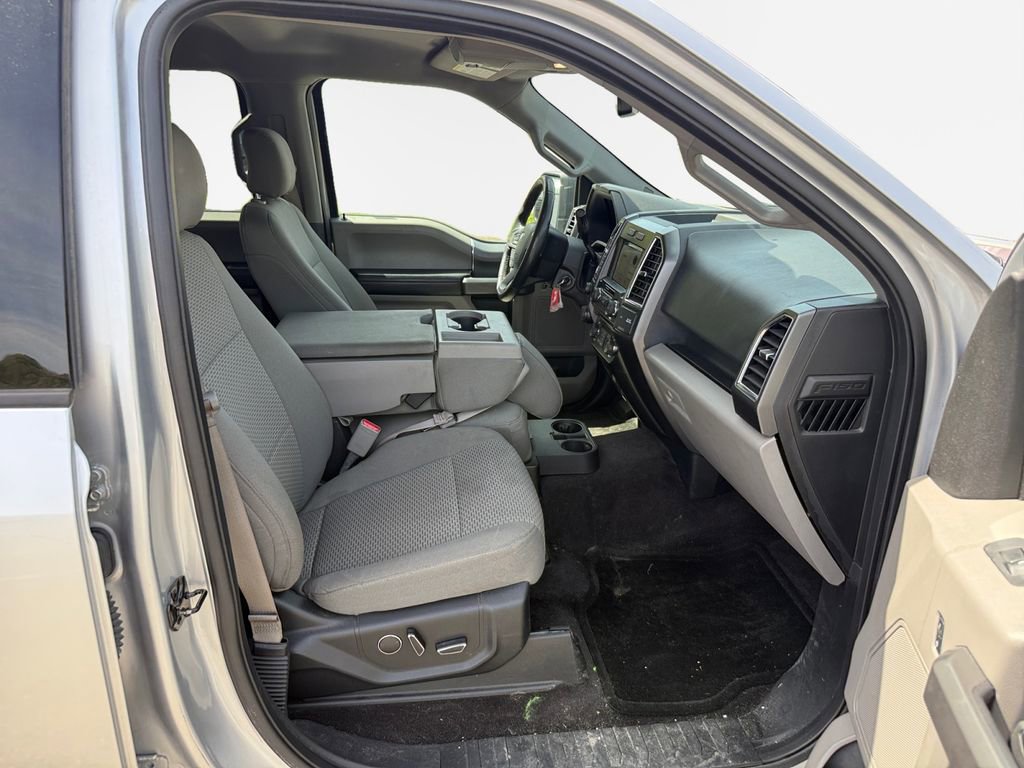 Used 2016 Ford F150 XLT w/ Equipment Group 302A Luxury AWD/4WD image 24