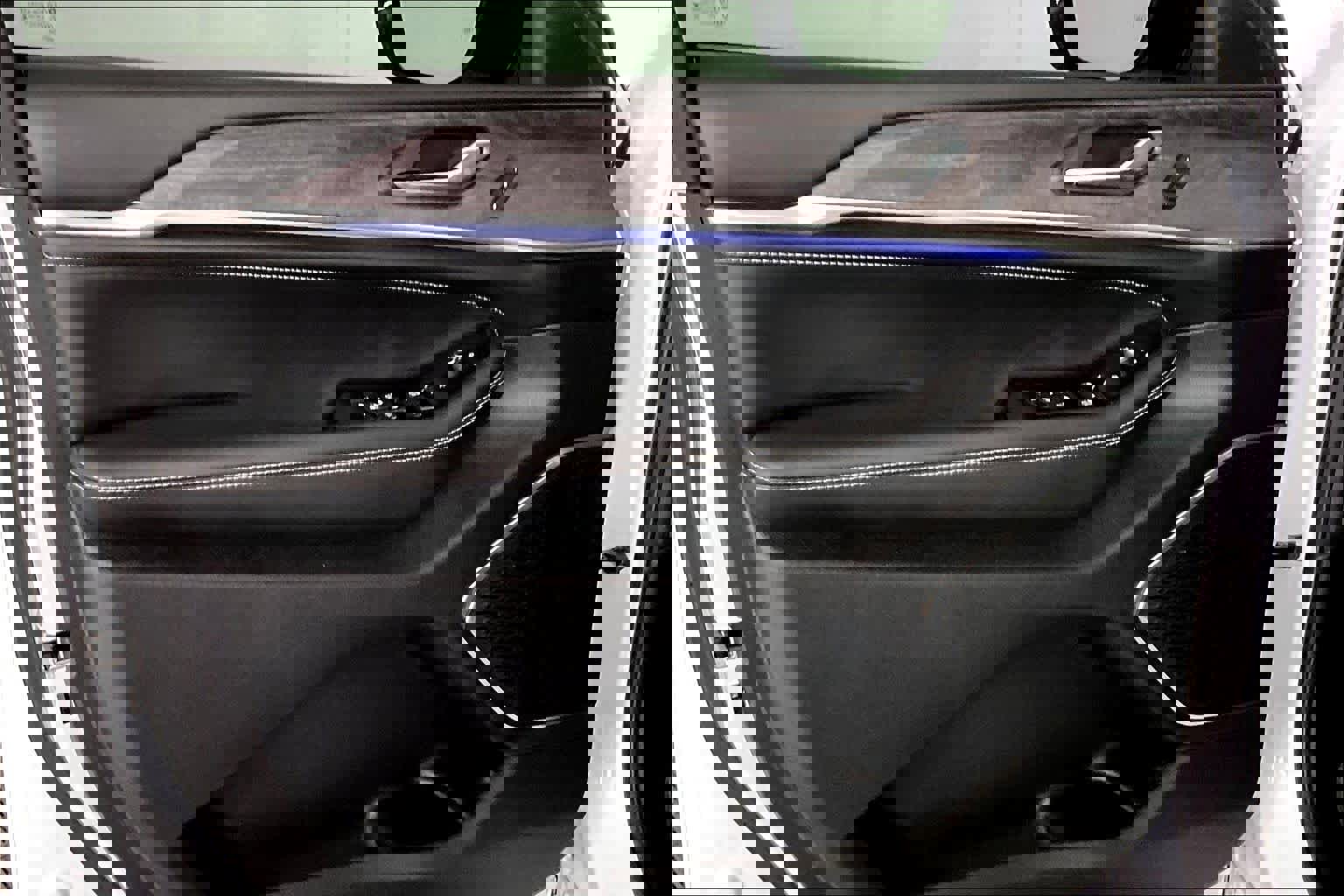 Used 2025 Jeep Grand Cherokee Overland w/ Trailer Tow Package image 21