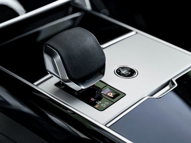 Used 2024 Land Rover Range Rover SE image 19