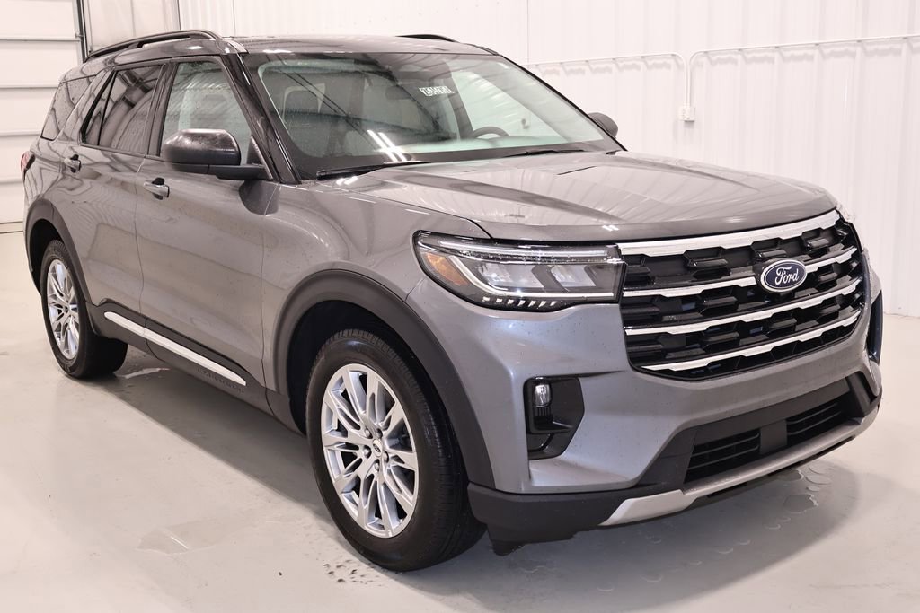 Certified 2025 Ford Explorer Active w/ Active Comfort Package AWD/4WD image 4