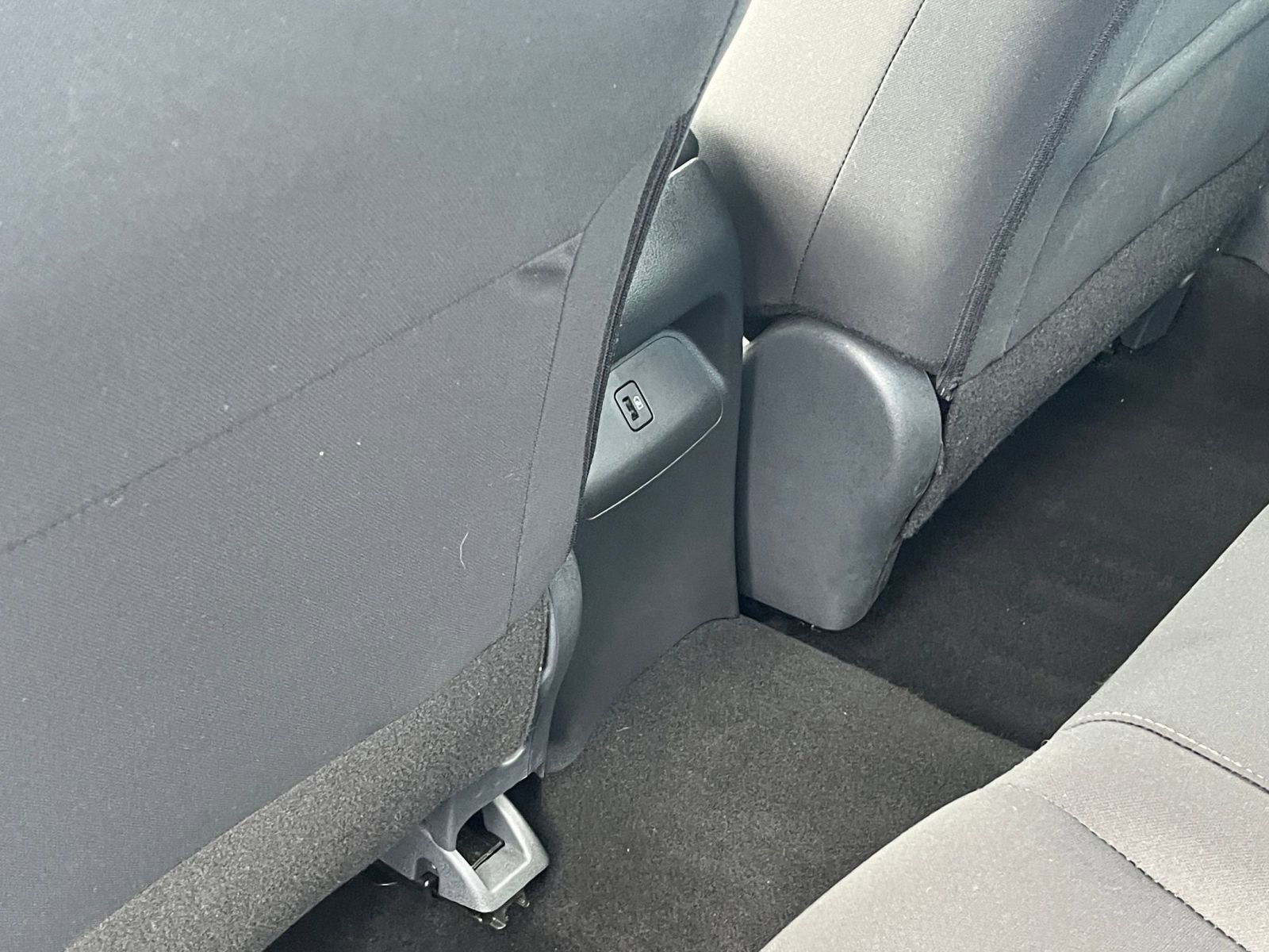 Used 2025 Nissan Sentra SV FWD image 22