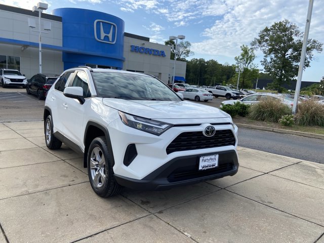 Used 2025 Toyota RAV4 XLE FWD image 2