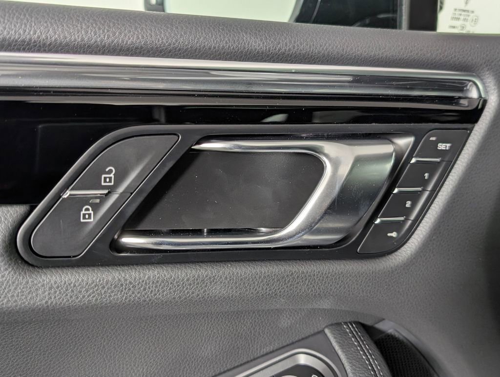 New 2026 Porsche Macan image 25