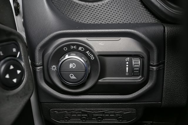 Used 2026 Jeep Gladiator Mojave AWD/4WD image 33