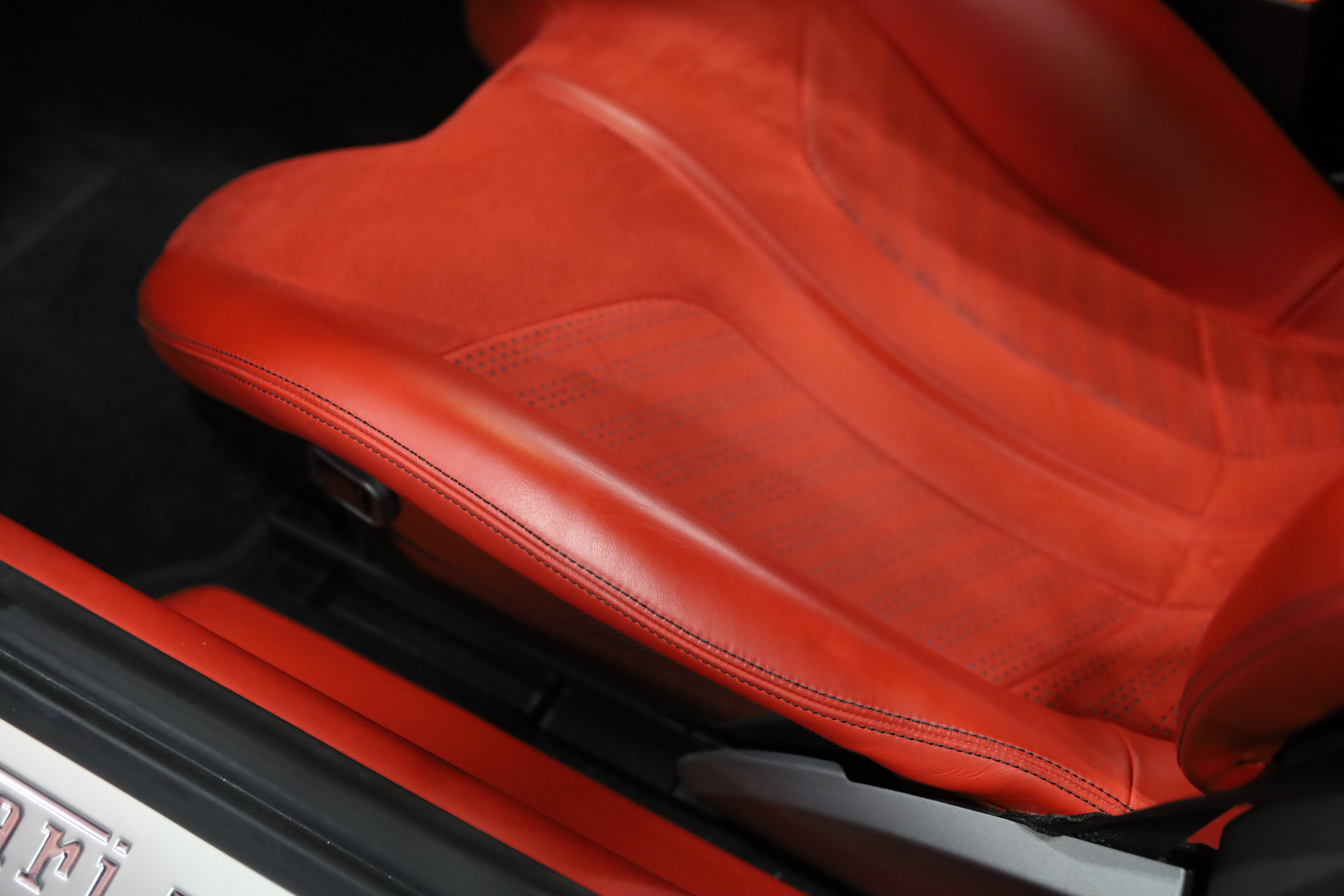 Used 2017 Ferrari F12 Berlinetta RWD image 19