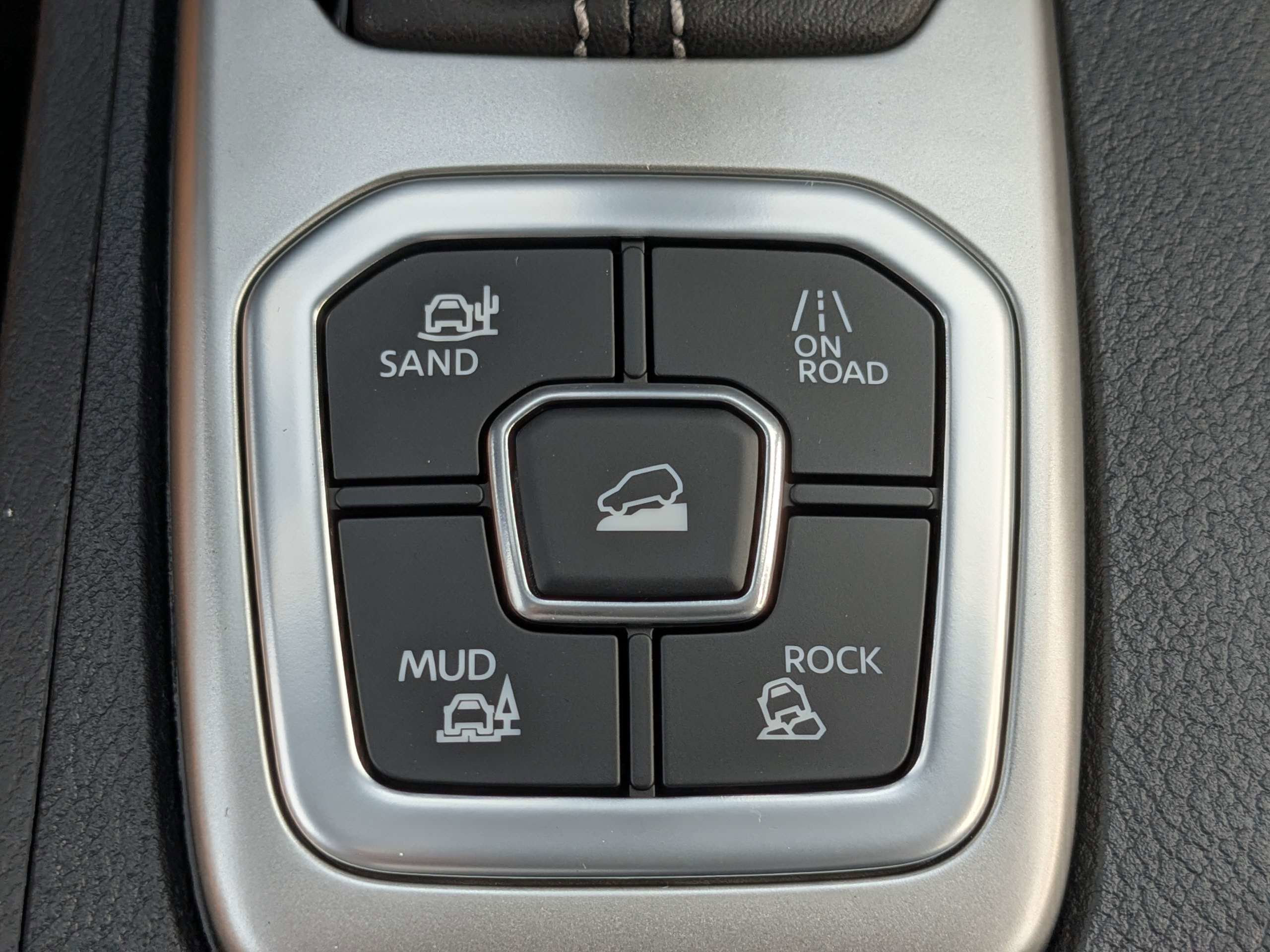 New 2026 Nissan Frontier SV AWD/4WD image 22