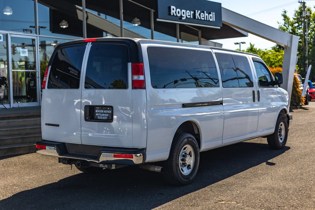 Used 2020 Chevrolet Express 3500 LT w/ LT Preferred Equipment Group RWD image 7
