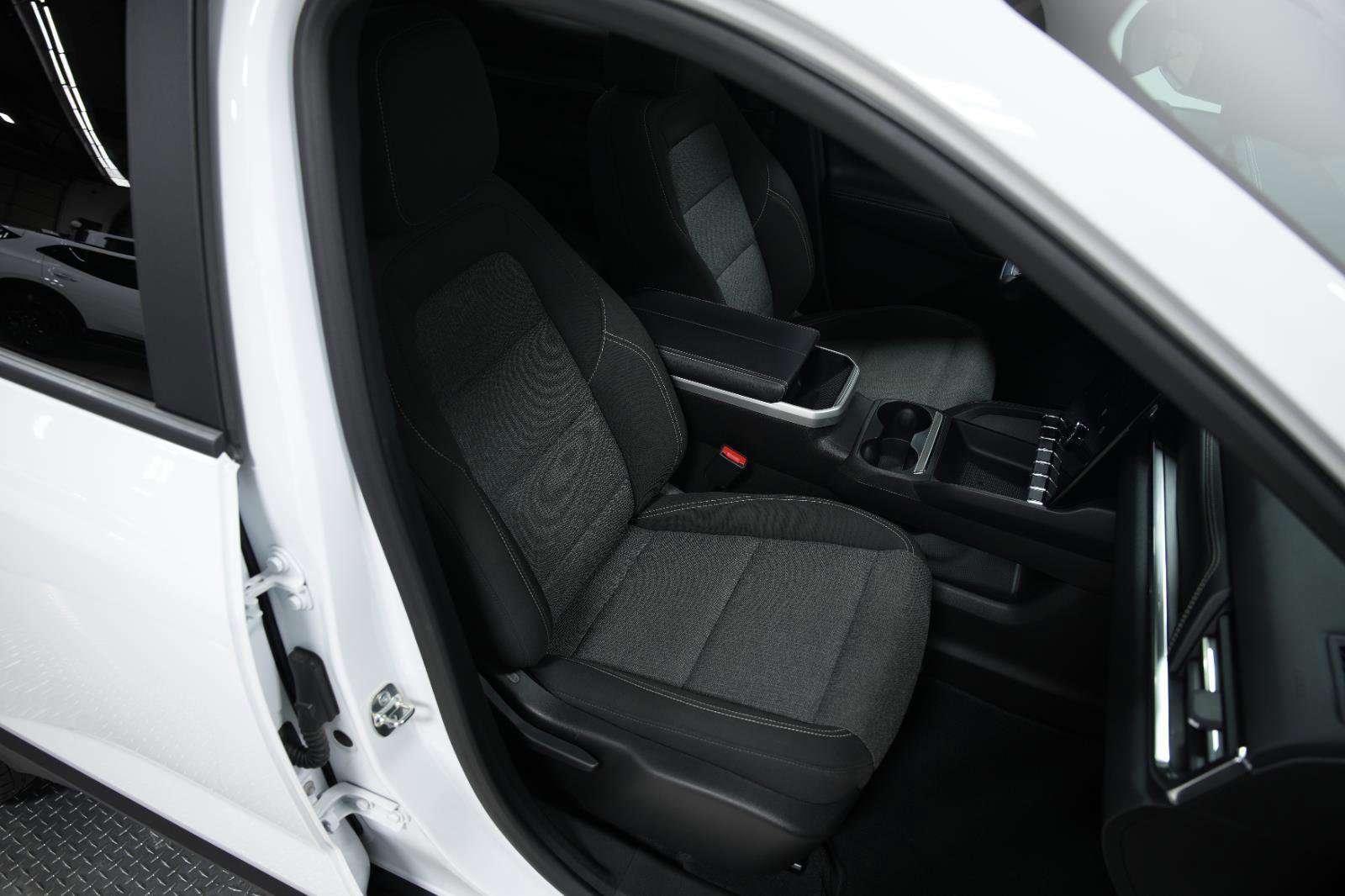 Used 2025 GMC Terrain Elevation image 18