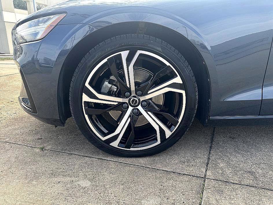 Used 2024 Volvo S60 B5 Core image 6