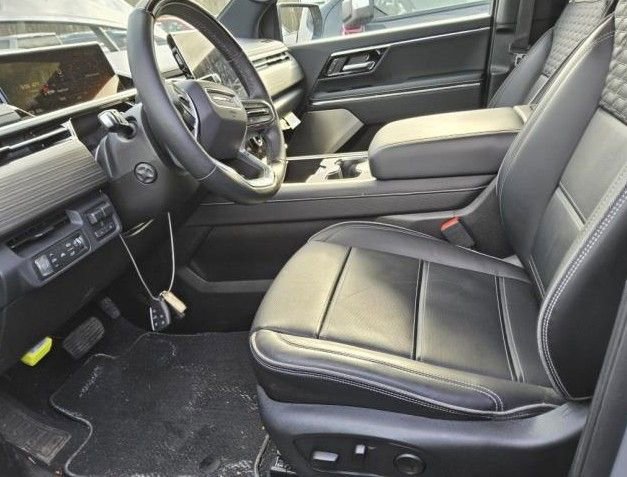 Certified 2024 GMC Sierra EV Denali AWD/4WD image 4