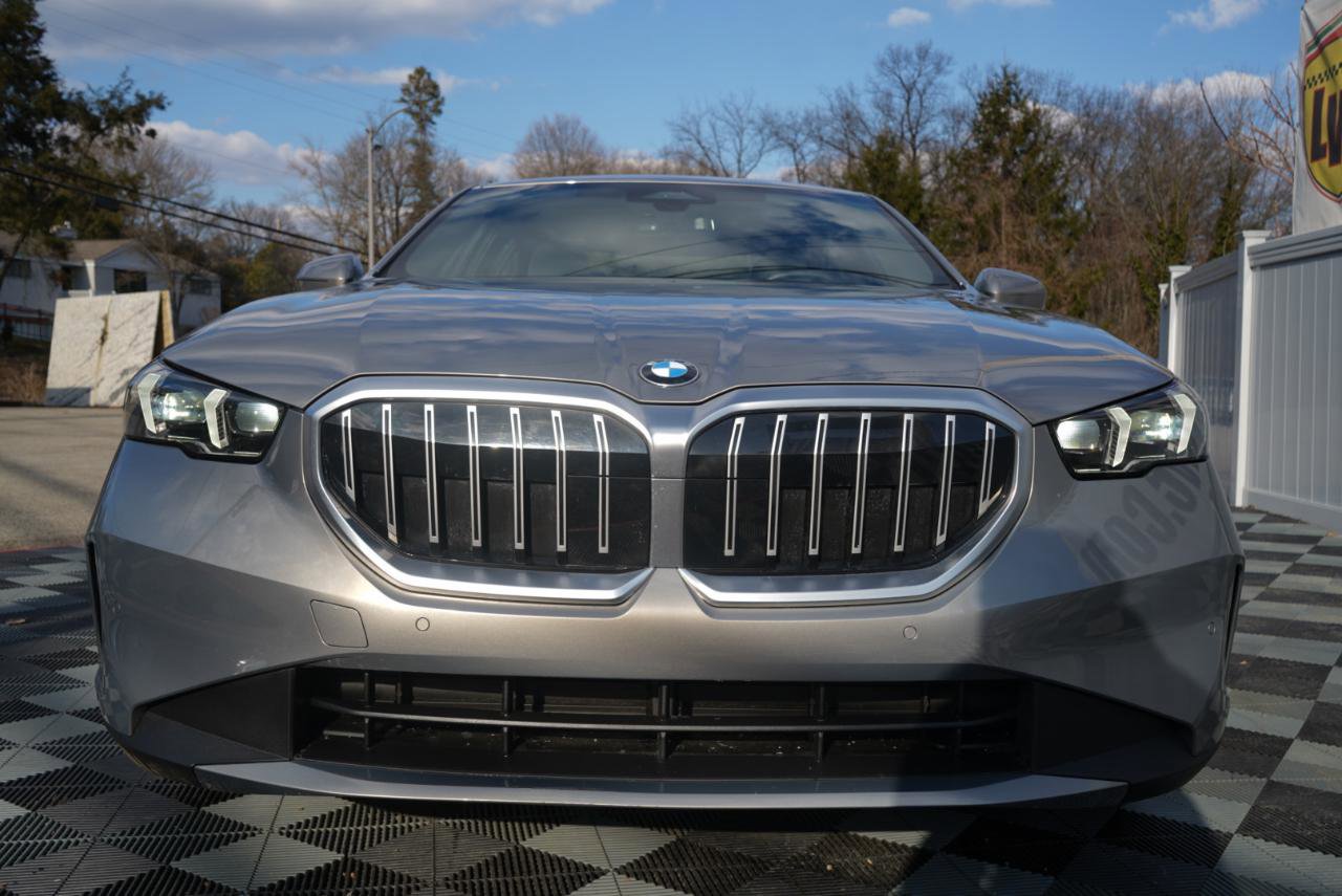 Used 2024 BMW 530i xDrive 530i xDrive Sedan w/ Convenience Package image 15