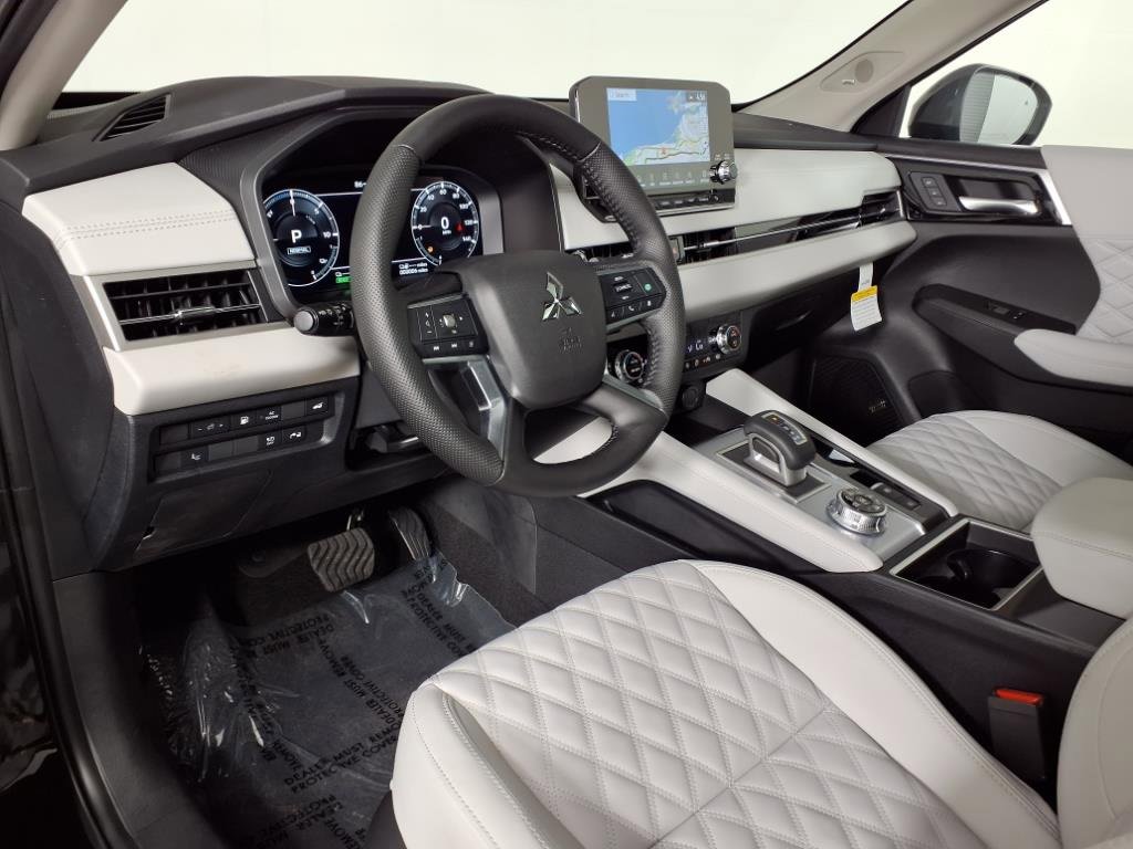 New 2025 Mitsubishi Outlander SEL image 15