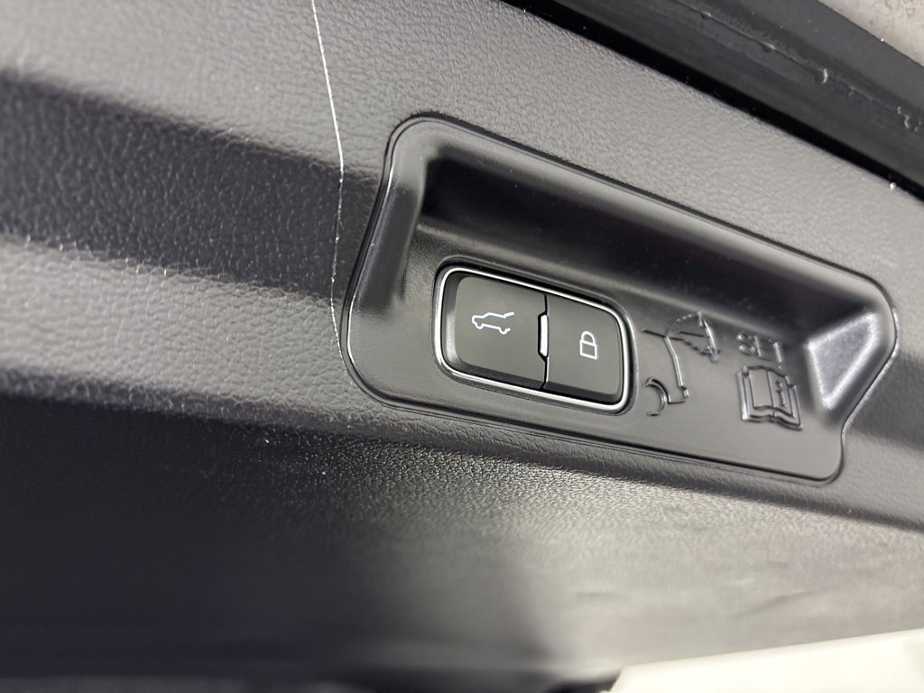 Used 2021 Ford Explorer ST image 40