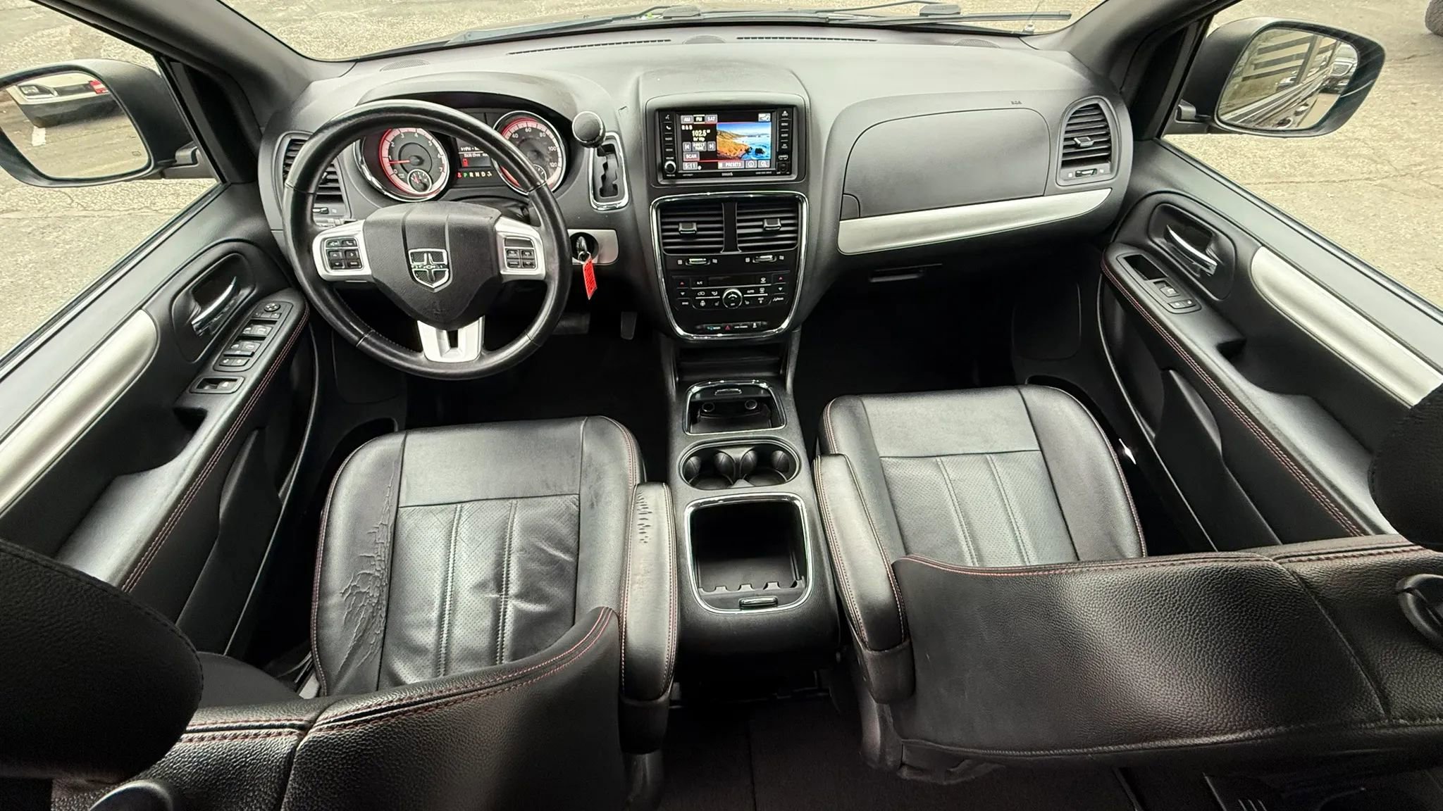 Used 2017 Dodge Grand Caravan GT image 26