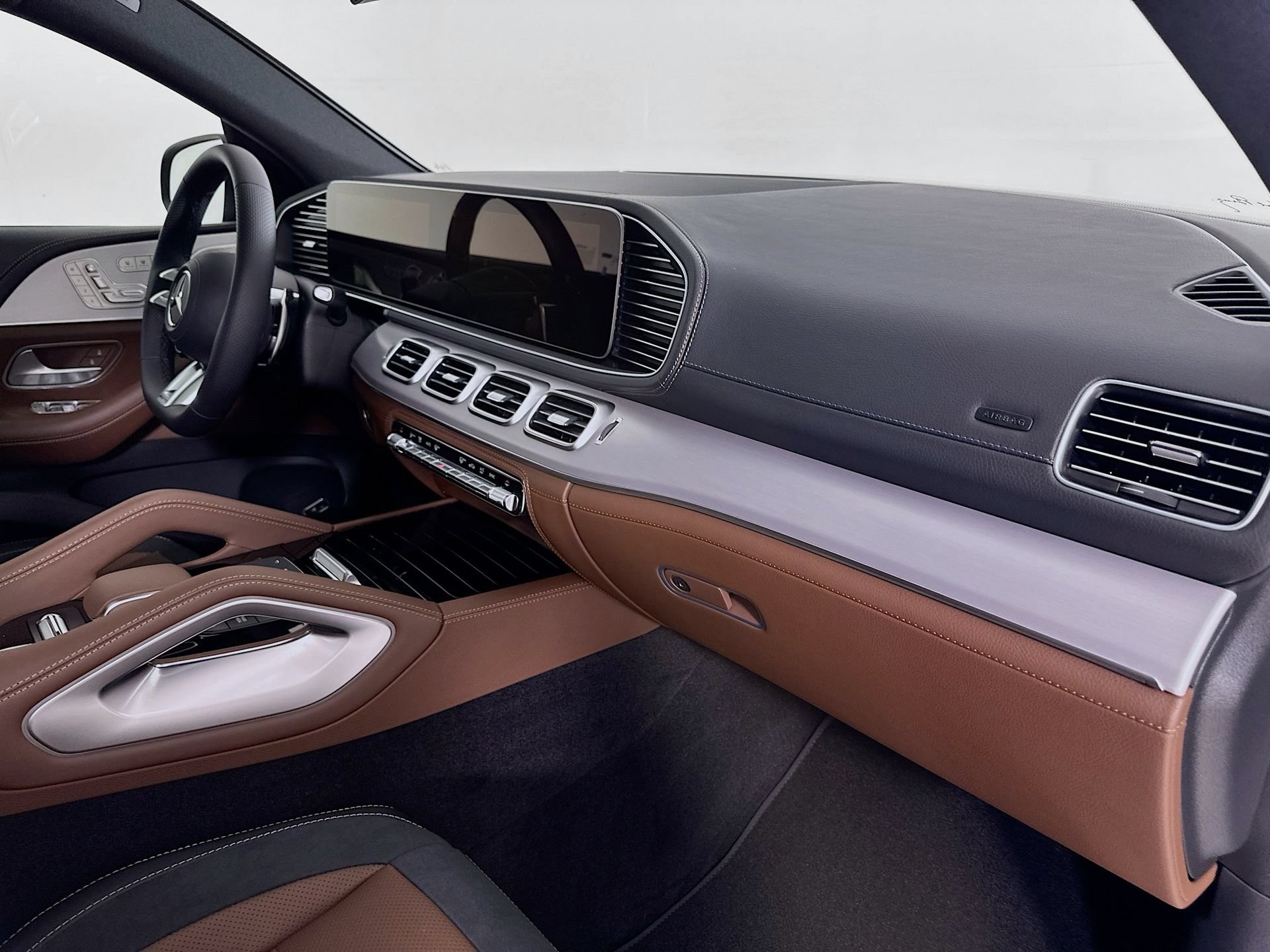 New 2026 Mercedes-Benz GLE 53 AMG 4MATIC Coupe image 32