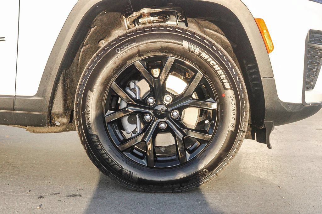 New 2026 Jeep Grand Cherokee Altitude AWD/4WD image 11