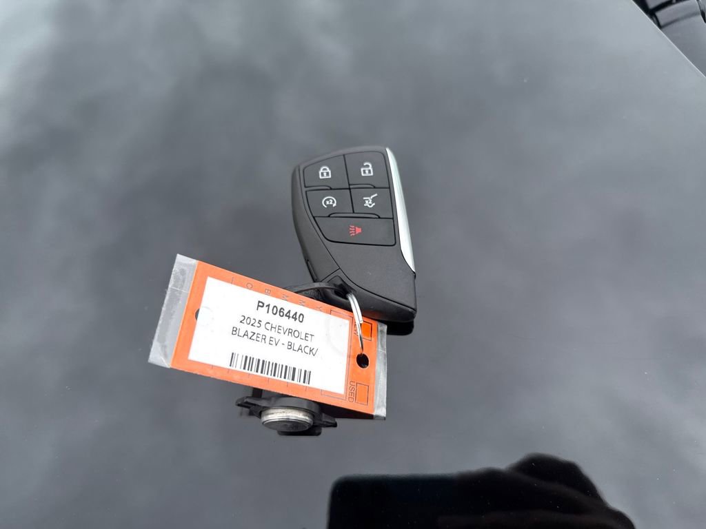 Used 2025 Chevrolet Blazer EV RS image 28