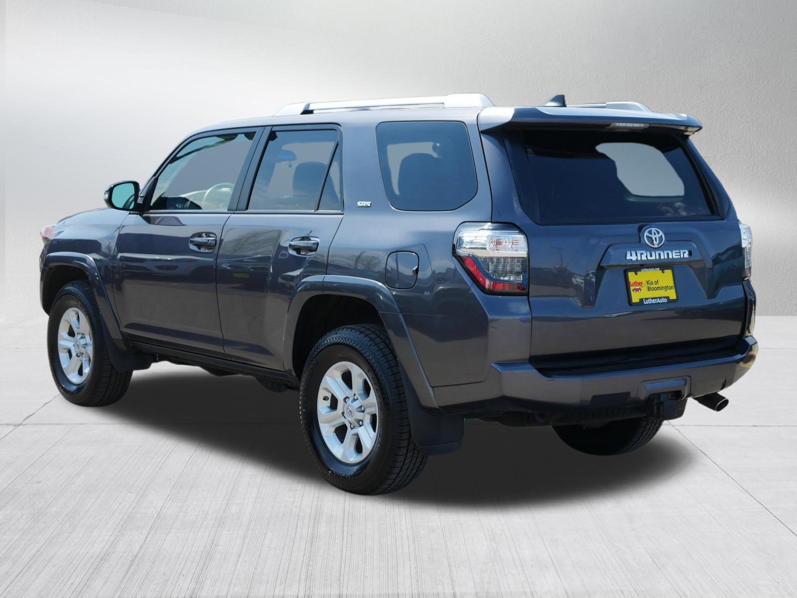 Used 2018 Toyota 4Runner SR5 Premium AWD/4WD image 3
