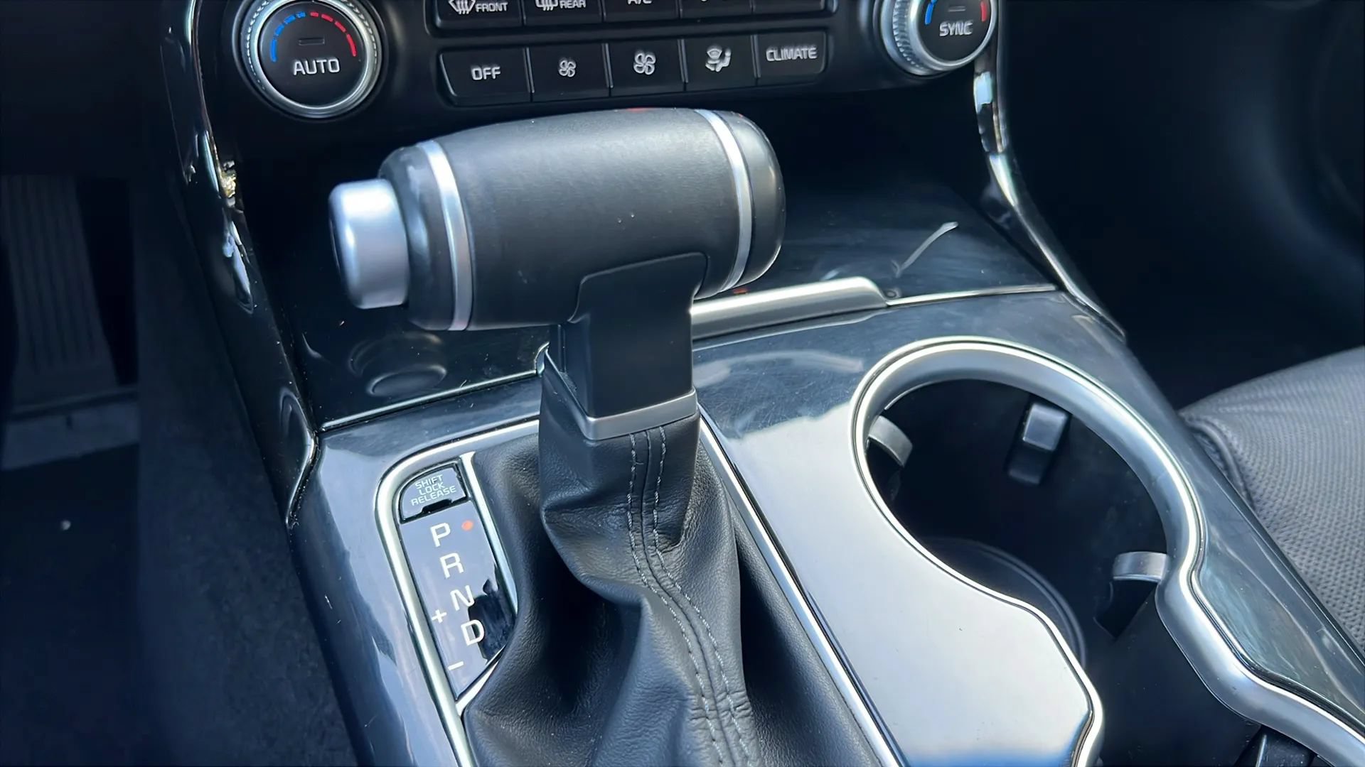 Used 2018 Kia Stinger RWD image 30