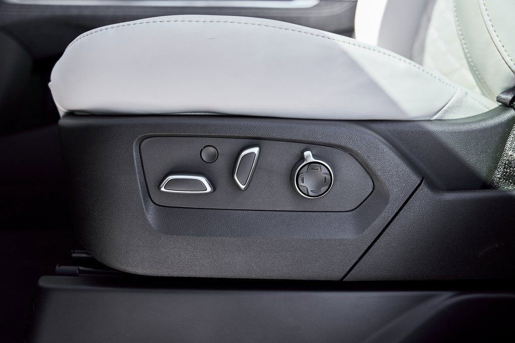 Used 2026 Cadillac Escalade V image 57