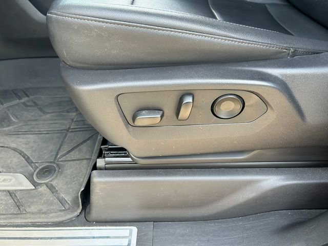 Used 2024 Chevrolet Silverado 1500 LTZ w/ LTZ Convenience Package II AWD/4WD image 27