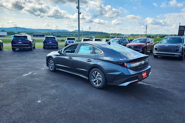 New 2026 Hyundai Sonata Blue FWD image 5