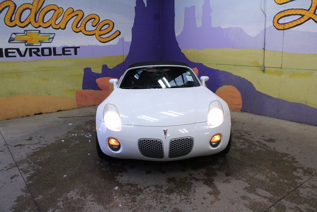 Used 2007 Pontiac Solstice Convertible image 3