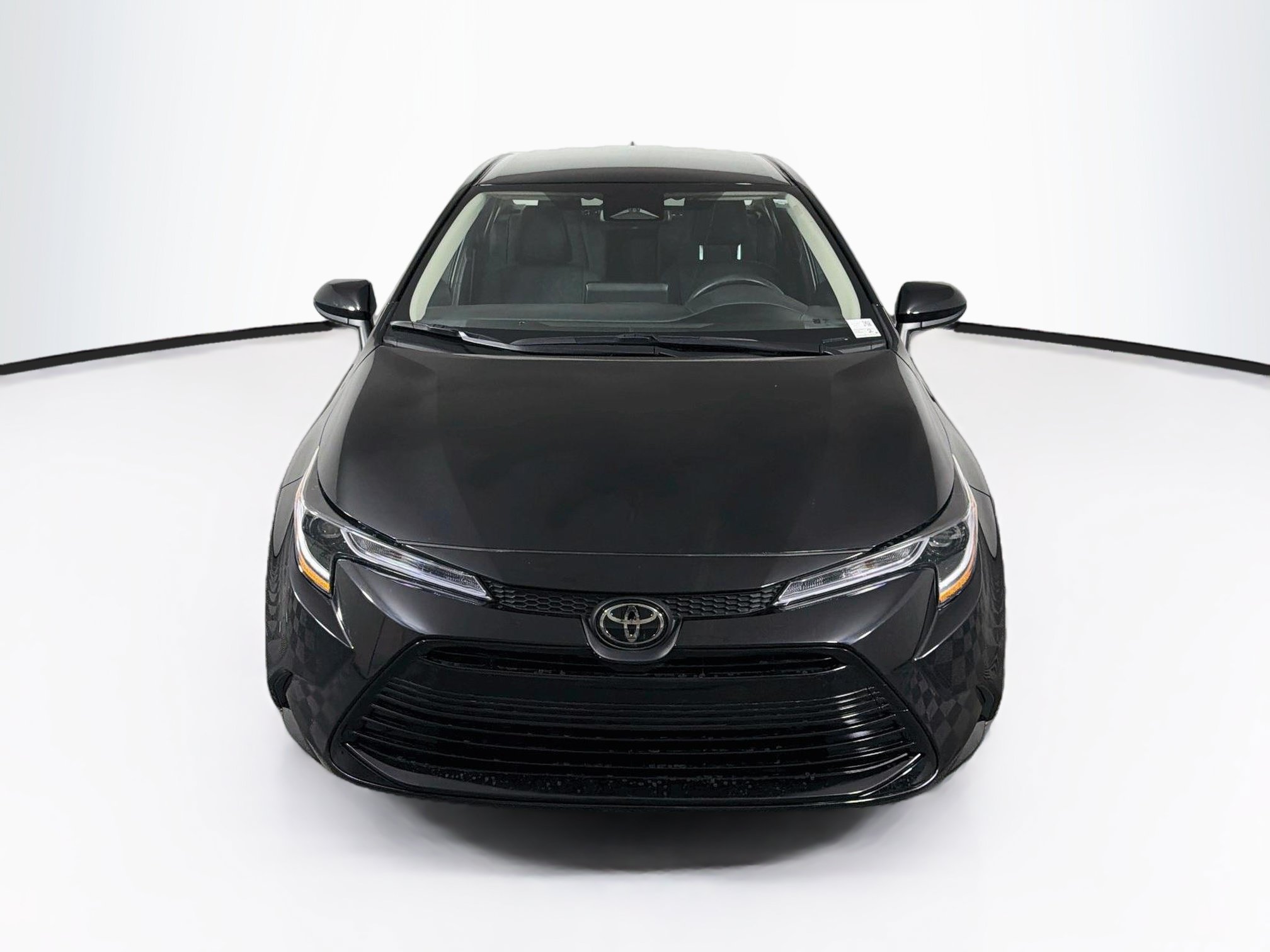 Used 2025 Toyota Corolla LE FWD image 2
