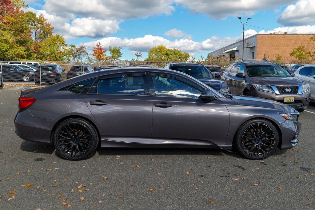 Used 2018 Honda Accord Sport image 8