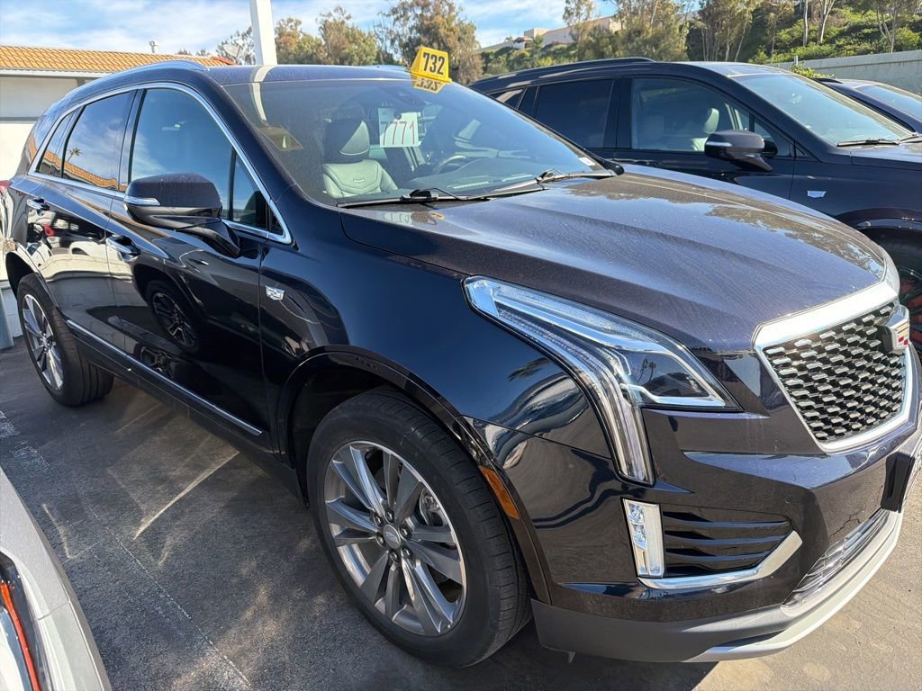 Certified 2022 Cadillac XT5 Premium Luxury image 3